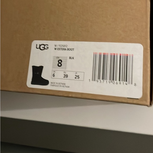 UGG boots - Picture 6 of 6